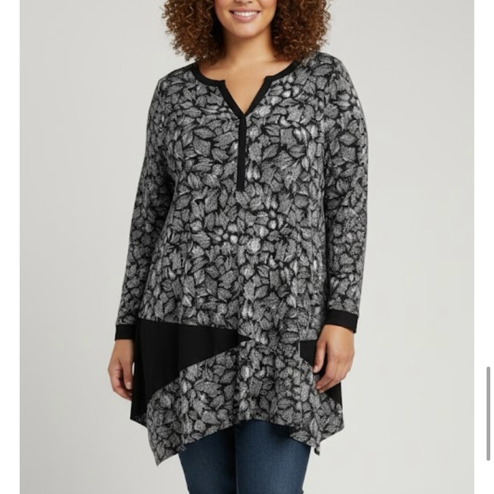 Catherines Black White Brushstroke Asymmetrical‎ Hem Long Sleeve V Neck Tunic 4X